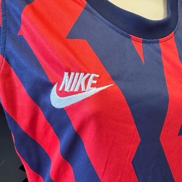 Nike women’s USA jersey dri-fit small - Picture 3 of 4
